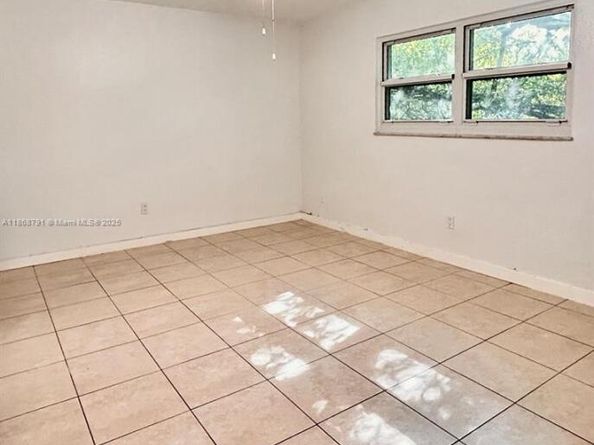 3265 Griffin Rd 205, Dania Beach FL 33312