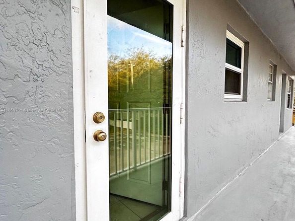 3265 Griffin Rd 205, Dania Beach FL 33312