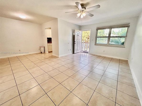3265 Griffin Rd 205, Dania Beach FL 33312