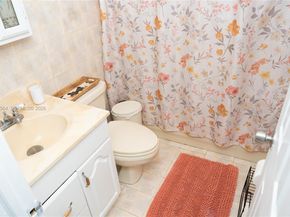 4050 NW 135th St 89, Opa-Locka FL 33054