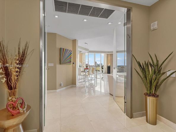 21200 Point Pl PH 1 (2804), Aventura FL 33180