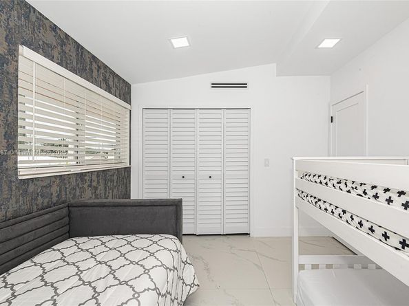 2436 2436 Okeechobee Lane, Fort Lauderdale FL 33317