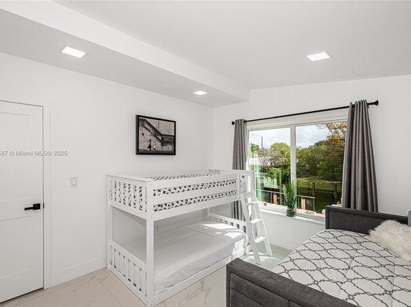 2436 2436 Okeechobee Lane, Fort Lauderdale FL 33317