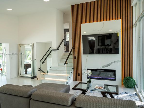 2436 2436 Okeechobee Lane, Fort Lauderdale FL 33317