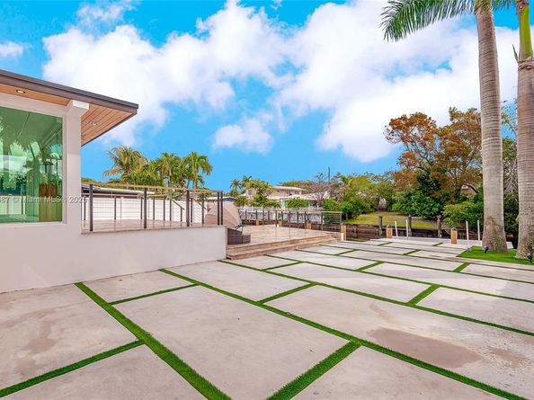 2436 2436 Okeechobee Lane, Fort Lauderdale FL 33317