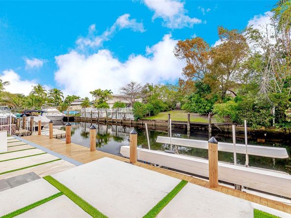 2436 2436 Okeechobee Lane, Fort Lauderdale FL 33317