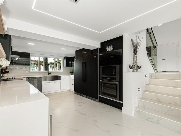 2436 2436 Okeechobee Lane, Fort Lauderdale FL 33317