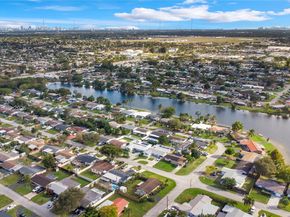 1541 NW 83rd Way, Pembroke Pines FL 33024