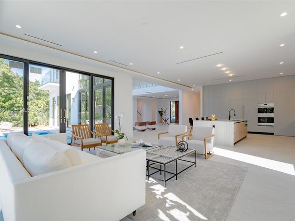 9840 SW 73rd Ct, Pinecrest FL 33156