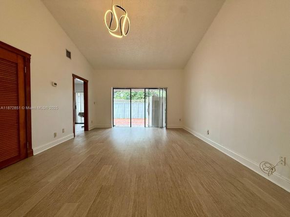 6015 NW 3rd St, Margate FL 33063