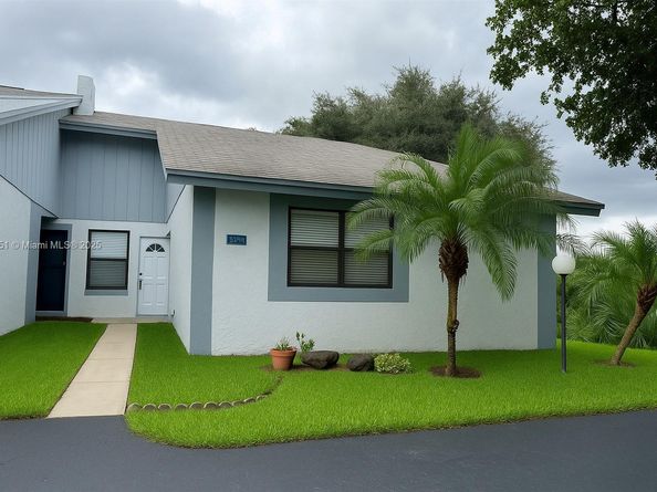 6015 NW 3rd St, Margate FL 33063