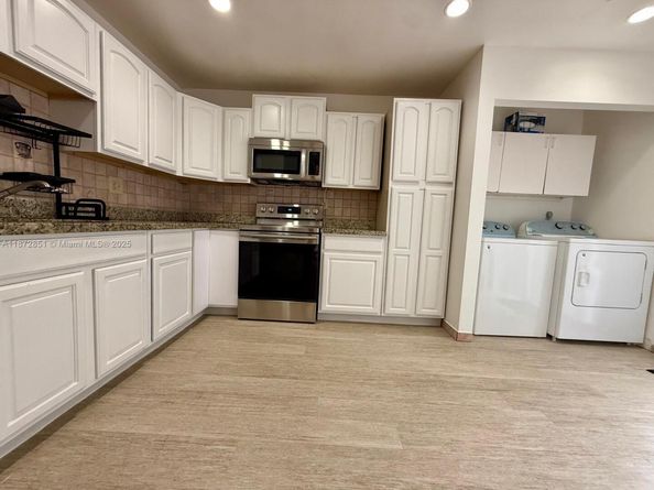 6015 NW 3rd St, Margate FL 33063