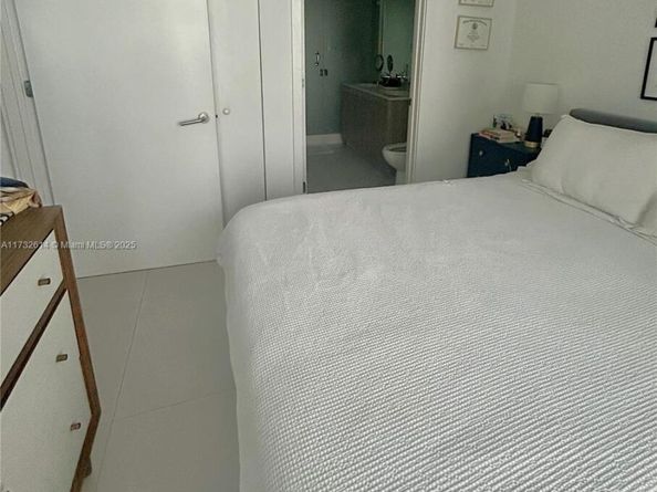 501 NE 31st St 2902, Miami FL 33137