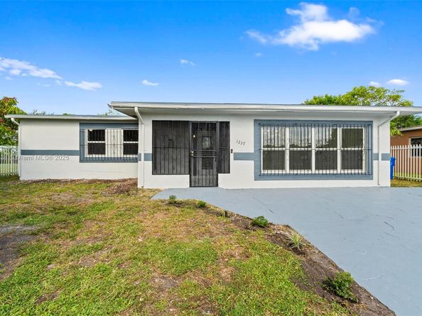 1237 NW 15th Ave, Fort Lauderdale FL 33311