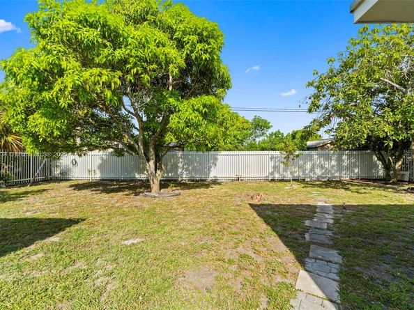 1237 NW 15th Ave, Fort Lauderdale FL 33311