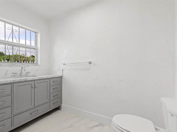 1237 NW 15th Ave, Fort Lauderdale FL 33311