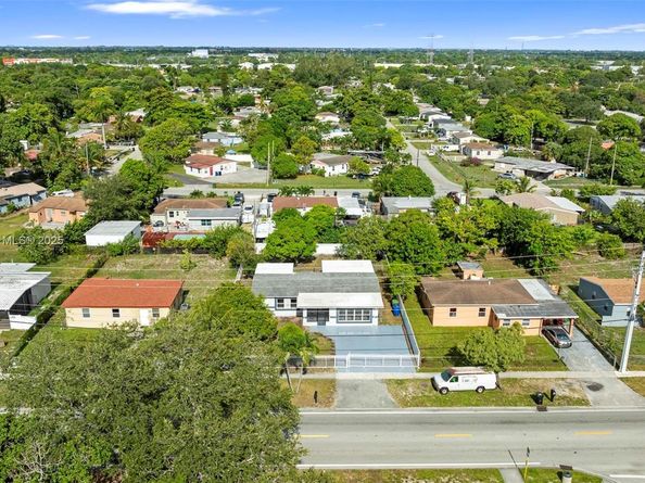 1237 NW 15th Ave, Fort Lauderdale FL 33311