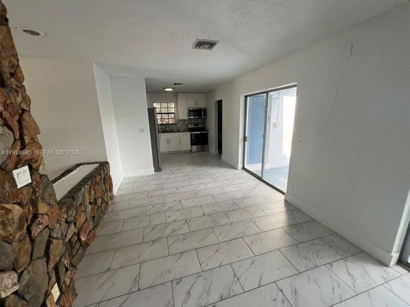 4421 NW 33rd St, Lauderdale Lakes FL 33319