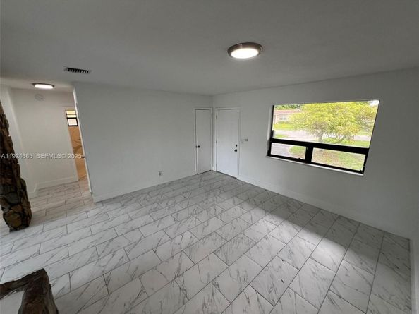 4421 NW 33rd St, Lauderdale Lakes FL 33319