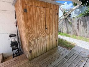 235 NE 46th St, Miami FL 33137