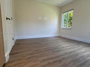 235 NE 46th St, Miami FL 33137