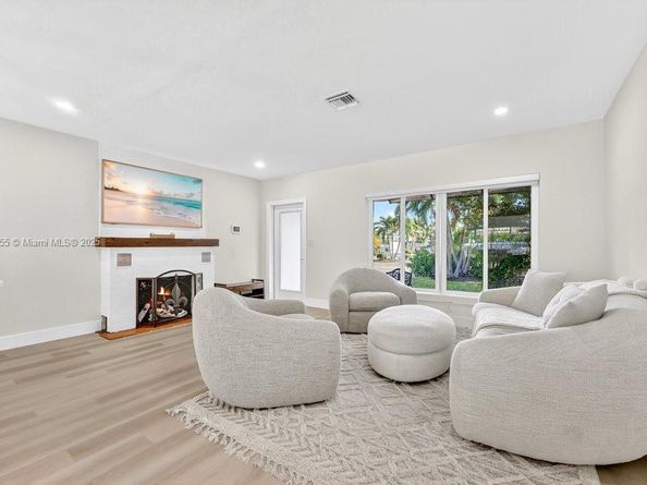 801 NE 19th Ter, Fort Lauderdale FL 33304