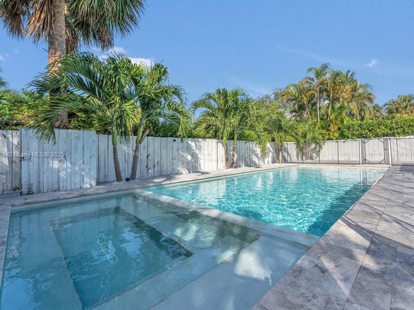 801 NE 19th Ter, Fort Lauderdale FL 33304