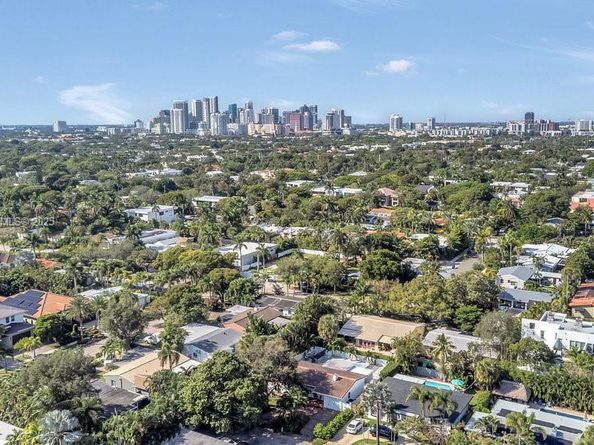 801 NE 19th Ter, Fort Lauderdale FL 33304