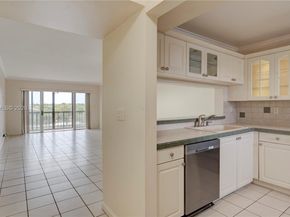 10155 NW 9th St Cir 4401, Miami FL 33172