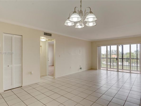 10155 NW 9th St Cir 4401, Miami FL 33172