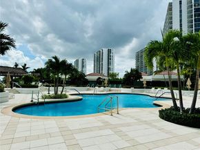 20281 E Country Club Dr 511, Aventura FL 33180