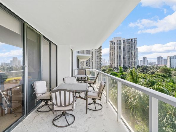20281 E Country Club Dr 511, Aventura FL 33180