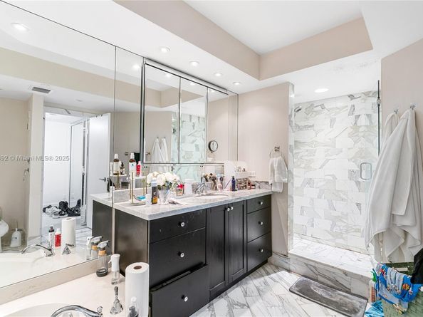 20281 E Country Club Dr 511, Aventura FL 33180