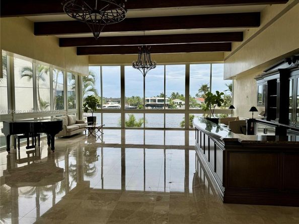 20281 E Country Club Dr 511, Aventura FL 33180