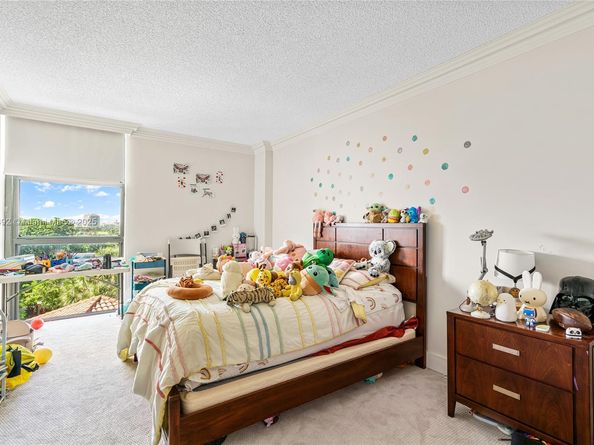 20281 E Country Club Dr 511, Aventura FL 33180