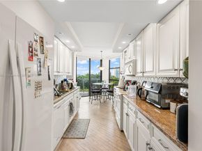 20281 E Country Club Dr 511, Aventura FL 33180