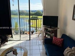 9688 Fontainebleau Blvd 409, Miami FL 33172