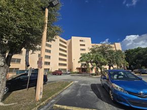 9688 Fontainebleau Blvd 409, Miami FL 33172