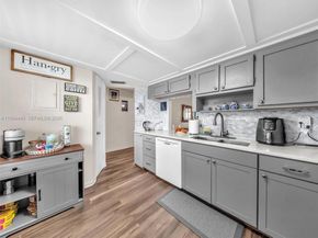 1101 NE 191st St 307, Miami FL 33179