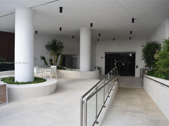 6365 Collins Ave 1901, Miami Beach FL 33141