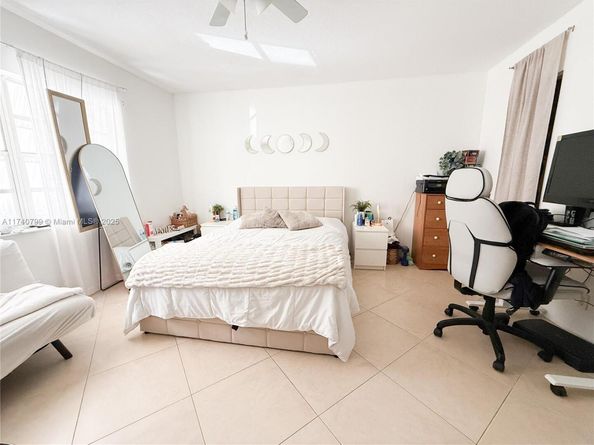 3550 NW 8th Ave 513, Pompano Beach FL 33064