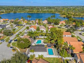 2003 NW 181st Ave, Pembroke Pines FL 33029