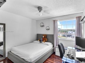 2003 NW 181st Ave, Pembroke Pines FL 33029