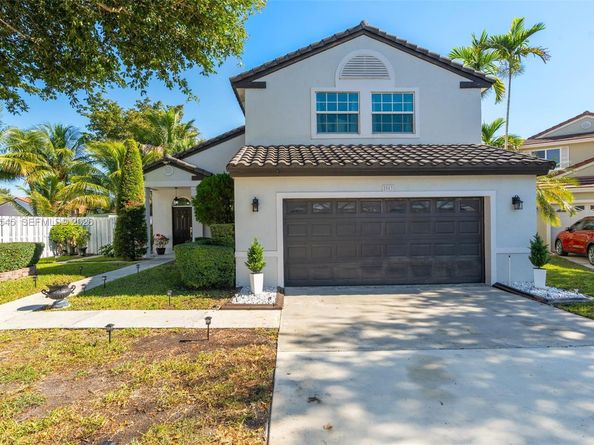 2003 NW 181st Ave, Pembroke Pines FL 33029