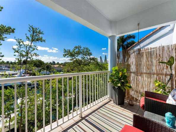 2404 NE 135th St 2404, North Miami FL 33181