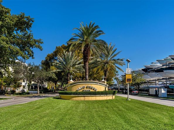 2404 NE 135th St 2404, North Miami FL 33181