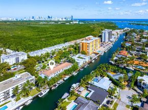 2404 NE 135th St 2404, North Miami FL 33181