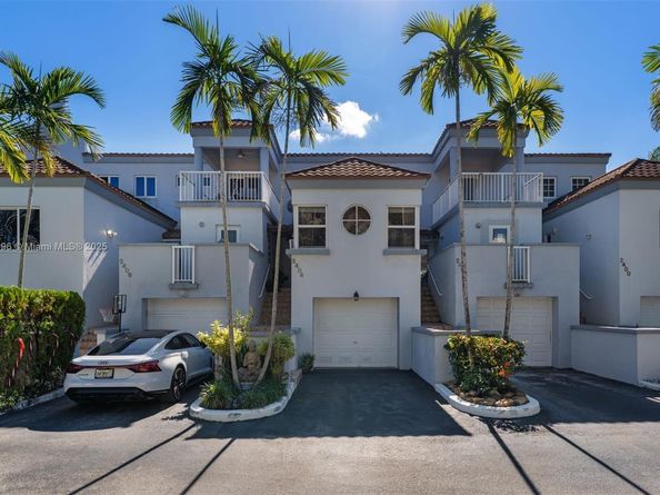 2404 NE 135th St 2404, North Miami FL 33181