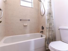 201 NE 36th Ter, Homestead FL 33033