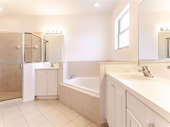 201 NE 36th Ter, Homestead FL 33033